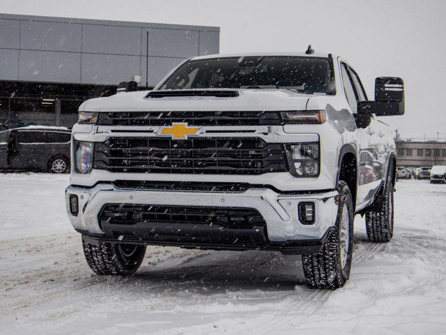 2025 Chevrolet Silverado 2500HD LT in Cars & Trucks in Edmonton - Image 3