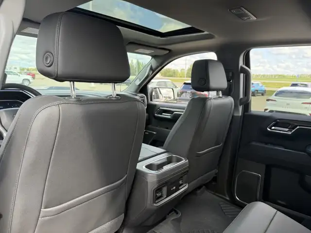 2025 Chevrolet Silverado 1500 Lt Trail Boss dans Autos et camions dans Prince Albert - Image 8