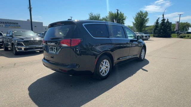 2024 Chrysler Grand Caravan SXT | Heated Seats | Apple CarPlay in Cars & Trucks in Edmonton - Image 4