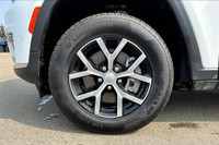 3.6 L 6 Cyl Engine Vehicle Options: Leather Interior, Adaptive Cruise Control, Blind Spot Monitoring... (image 8)
