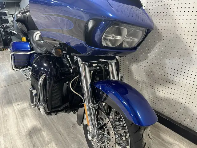 2015 Harley-Davidson Touring ROAD GLIDE CVO in Street, Cruisers & Choppers in London - Image 7