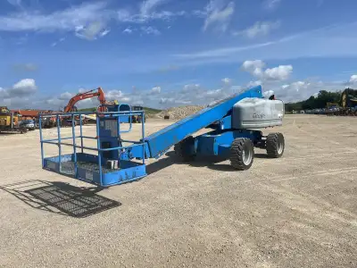 2007 Genie S-60 straight boom. This boom lift has a platform height of 60 feet giving 66 feet workin...