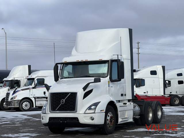 2019 Volvo VNR300 D13 | 455 HP | I-Shift | Clean unit in Heavy Trucks in Mississauga / Peel Region