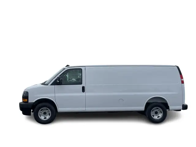 2025 GMC Savana Cargo 2500 WT 155 in Cars & Trucks in City of Montréal - Image 9