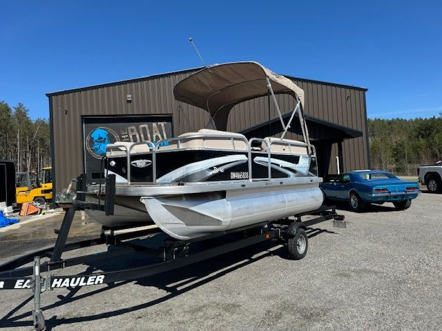 2014 15'X6'  PRINCECRAFT PONTOON 15HP in Powerboats & Motorboats in Peterborough - Image 2