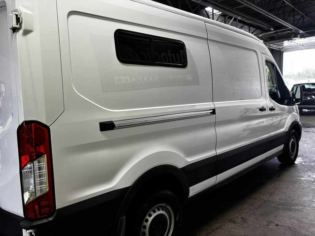 2021 Ford Transit Cargo Van T-250 Isolé Pret Projet Campeur in Cars & Trucks in Laval / North Shore - Image 4