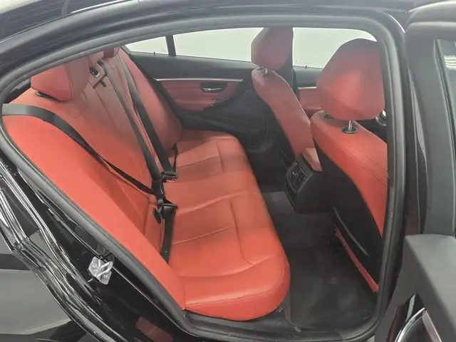2018 BMW 330i xDrive CAMERA, BLUETOOTH, VOLANT & SIEGES CHAUFF, in Cars & Trucks in Longueuil / South Shore - Image 29