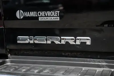 2018 GMC Sierra 2500HD SLT / Awd / 6.6L Duramax Diesel / Exhaust, View more