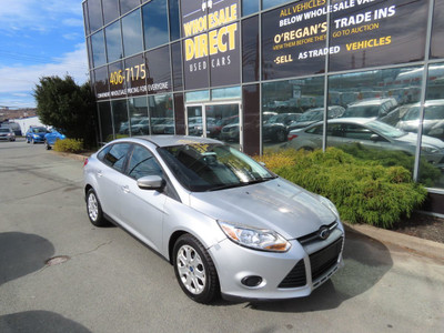 2013 Ford Focus SE W/ Summer Tires!