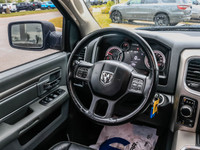 Diamond Black Crystal Pearlcoat 2019 Ram 1500 Classic 8-Speed Automatic HEMI 5.7L V8 Multi Displacem... (image 5)