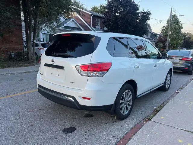 2016 Nissan Pathfinder 4WD S in Cars & Trucks in City of Toronto - Image 7