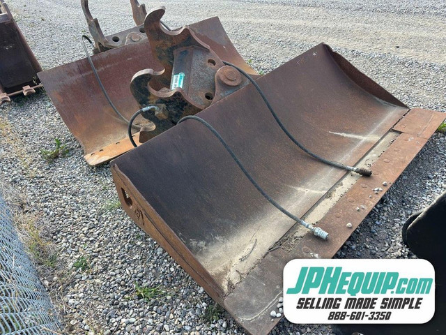 WBM 250 SERIES EXCAVATOR CHUCK BLADE N/A in Heavy Equipment in Regina