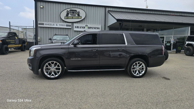 2018 GMC Yukon XL SLT in Cars & Trucks in London - Image 2