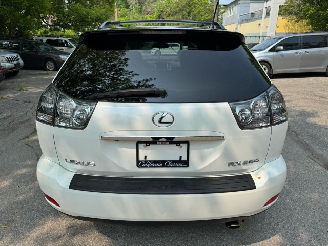 2009 Lexus RX 350 NAV! LOADED! - 4X4 in Cars & Trucks in City of Toronto - Image 4