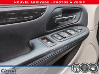 La Dodge Grand Caravan SE Plus 2015 est une minifourgonnette pratique et abordable, idéale pour les... (image 2)