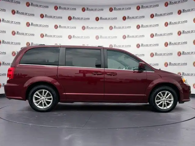 2020 Dodge Grand Caravan Premium Plus in Cars & Trucks in Calgary - Image 9
