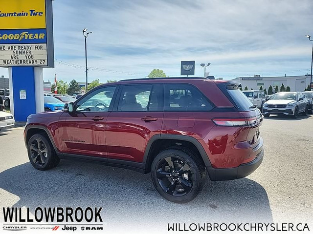 2023 Jeep Grand Cherokee Limited in Cars & Trucks in Delta/Surrey/Langley - Image 4
