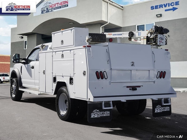 2017 Ford F-550 Chassis XLT SERVICE TRUCK 4X4 CRANE AIR COMPR... in Cars & Trucks in Edmonton - Image 4