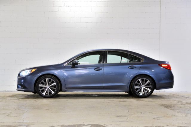 2017 Subaru Legacy 3.6R w/Limited & Tech Pkg | Confort dans Autos et camions  à Ville de Montréal - Image 4