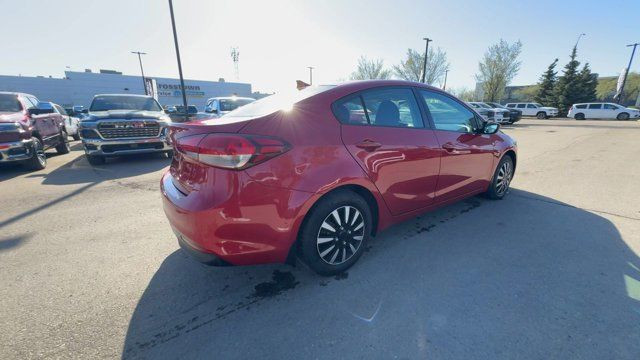 2018 Kia Forte LX | Cloth Trim in Cars & Trucks in Edmonton - Image 3
