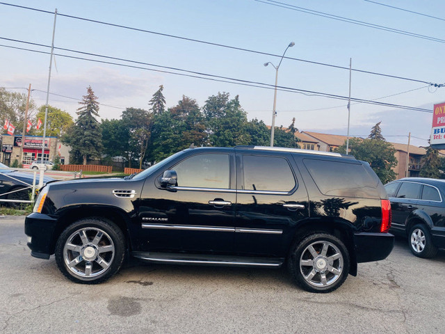 2013 Cadillac Escalade AWD 4dr Base in Cars & Trucks in City of Toronto - Image 2