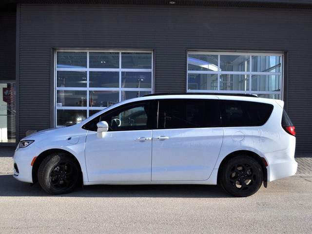  2021 Chrysler Pacifica in Cars & Trucks in Winnipeg - Image 4