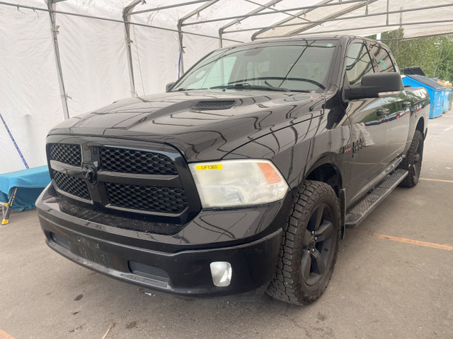 2021 Ram 1500 Classic SLT CREW 4X4 V8 *NAV* SIÈGES / VOLANT CHAU in Cars & Trucks in Laurentides