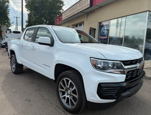 2021 CHEVROLET COLORADO CREW CAB 4X4 WE FINANCE  in Cars & Trucks in Edmonton - Image 4