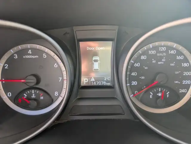 2016 Hyundai Santa Fe Sport AWD 4dr 2.4L Premium for sale in Cars & Trucks in Medicine Hat - Image 10