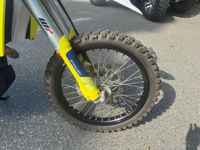2021 Husqvarna Motorcycles 701 Enduro in Street, Cruisers & Choppers in Delta/Surrey/Langley - Image 4