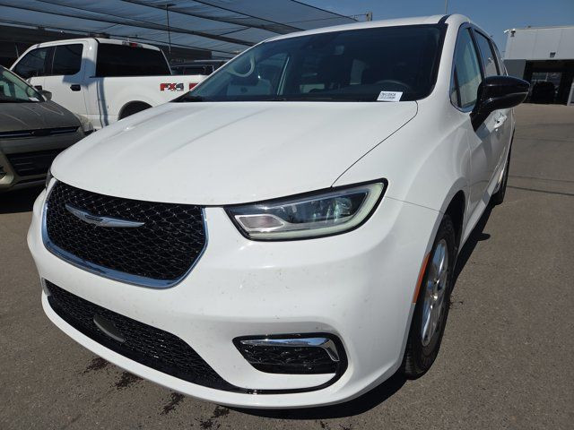 2024 Chrysler Pacifica TOURING-L | LEATHER | BACK UP CAM in Cars & Trucks in Calgary