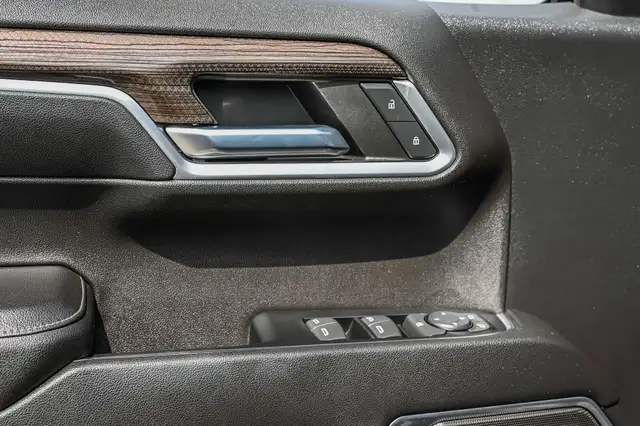 2022 Chevrolet Silverado 1500 RST Z71 Awd 4X4 Crew Cab / 5.3L V8 in Cars & Trucks in City of Montréal - Image 17