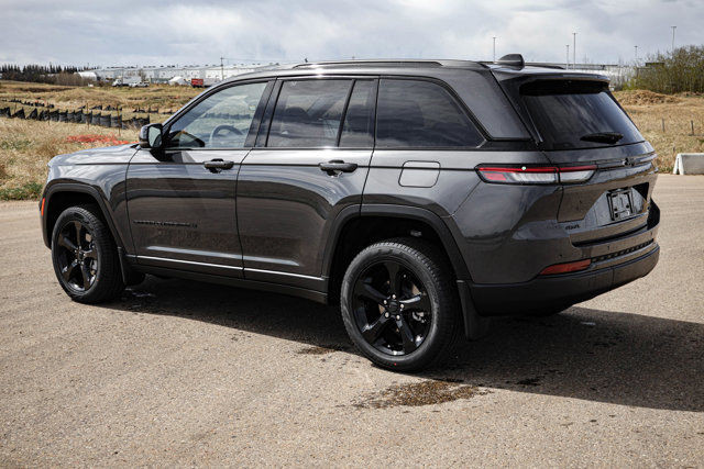 2025 Jeep Grand Cherokee Limited in Cars & Trucks in Strathcona County - Image 2