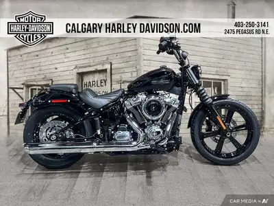 Born to be yours. The Street Bob is a lean, mean bobber with mini-ape handlebars, mid-mounted foot c...