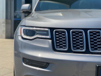 Humberview Volkswagen on the Queensway This fully loaded 2021 Jeep Grand Cherokee Summit 4x4 is the... (image 8)