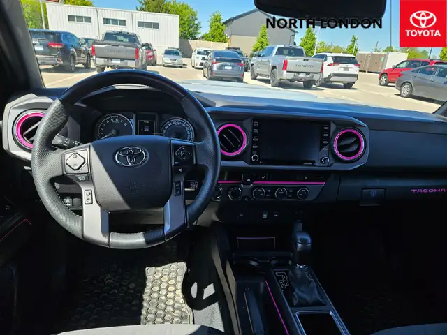 2021 Toyota Tacoma TRD SPORT - HARD TRIFOLD - PREDATOR SIDE S... in Cars & Trucks in London - Image 4