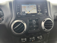 GARANTIE 1 ANS CREDIT DIRECT EN LIGNE AU WWW.AUTO-INTERNET.CA WOW 2013 JEEP WRANGLER UNLIMITED SAHAR... (image 3)
