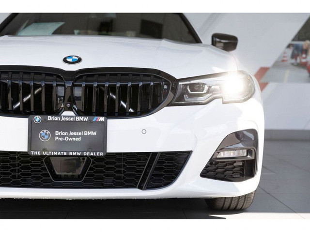 2021 BMW 3 Series 330i xDrive Sedan North America in Cars & Trucks in Vancouver - Image 4