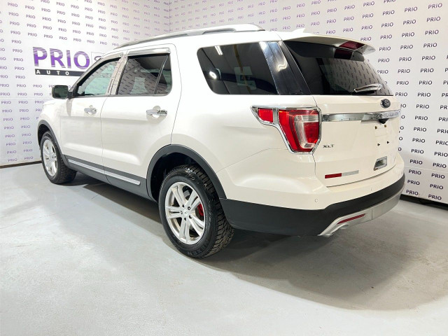 2017 Ford Explorer in Cars & Trucks in Ottawa - Image 3