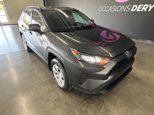 2020 Toyota RAV4 LE FWD GROUPE ÉLECTRIQUE A/C in Cars & Trucks in Saint-Jean-sur-Richelieu - Image 2