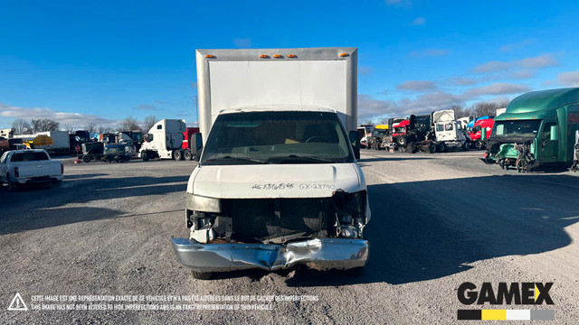 2004 GMC SAVANA 3500 CAMION CUBE / CARGO ACCIDENTE in Heavy Trucks in Longueuil / South Shore - Image 4