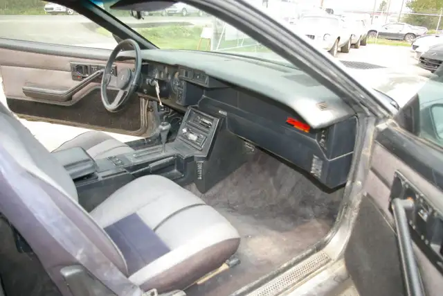1988 Camaro IROC 350 Auto dans Autos et camions dans Ville d’Edmonton - Image 10