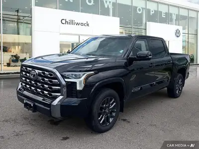Only 200 Miles! This Toyota Tundra delivers a Twin Turbo Regular Unleaded V-6 3.4 L/210 engine power...