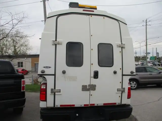 2012 Ford Super Duty F-350 à roues arrière simples KINGCAB F 350 in Cars & Trucks in Laval / North Shore - Image 13