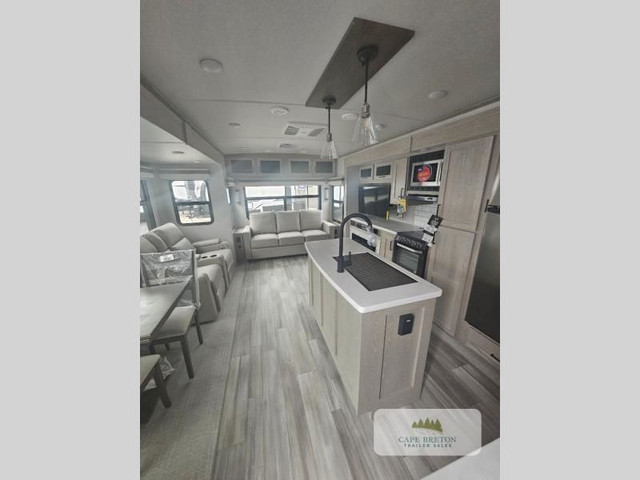 2023 Forest River RV Rockwood Signature 8337RL in Travel Trailers & Campers in Cape Breton - Image 4
