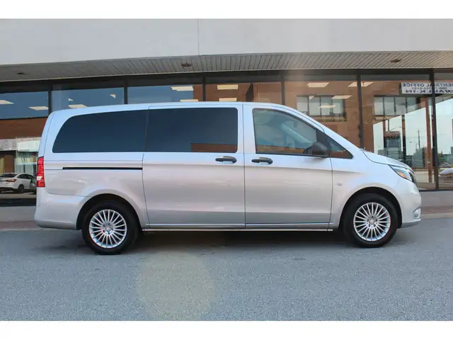 2018 Mercedes-Benz Metris Passenger Van 8 PASSENGERS - LEATHER dans Autos et camions dans Ville de Toronto - Image 29