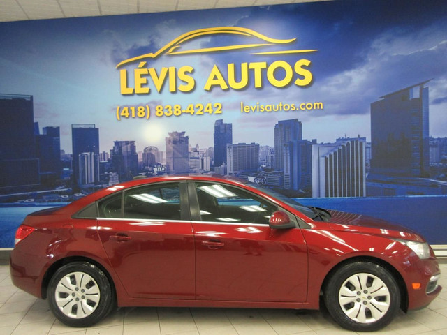CHEVROLET CRUZE 2015 LT AUTOMATIQUE AIR-CLIMATISÉ CAMÉRA DE RECU in Cars & Trucks in Lévis
