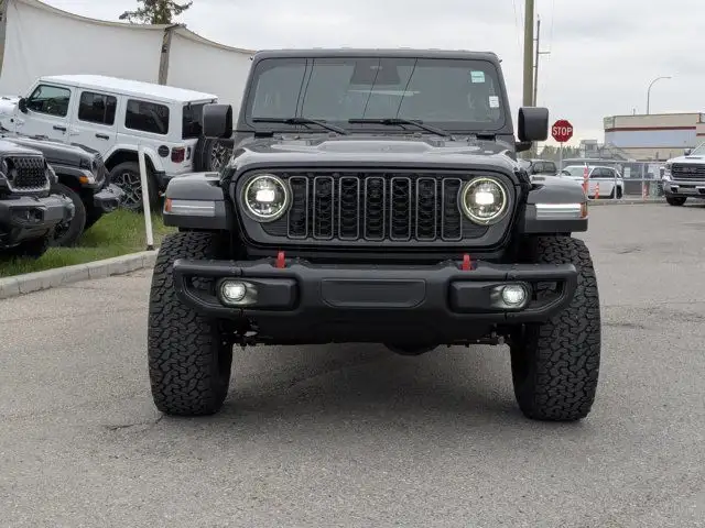 2025 Jeep Wrangler Rubicon X - Off Road Camera - Trailer Tow dans Autos et camions dans Calgary - Image 3