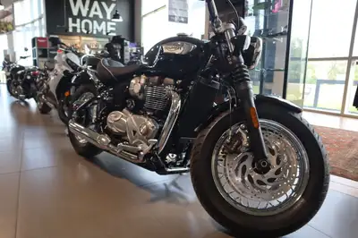 2025 Triumph Bonneville Speedmaster Jet Black With its authentic British custom style, responsive 12...