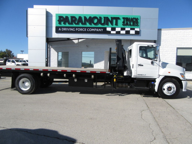 2023 Hino L7 CUMMINS DIESEL 22FT FLAT DECK WITH CRANE in Cars & Trucks in Oakville / Halton Region